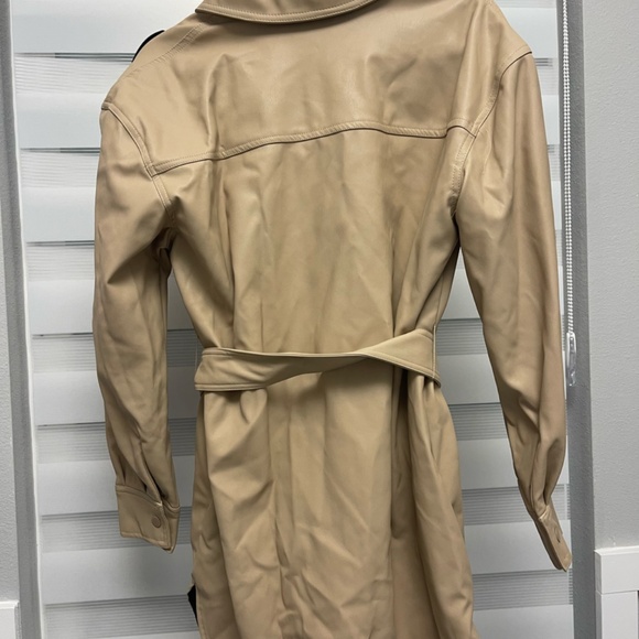 NWT NVLT Vegan Leather Belted Shacket Jacket Color Latte Long Line Size M&L - Picture 8 of 9